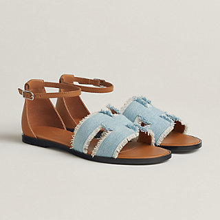 【一歩で魅せる、HERMESの夏】HERMES Santorini サンダル クールな足元に》HERMES エルメス Santorini スタッズサンダル